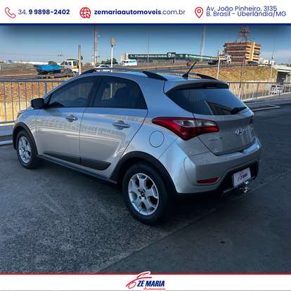 HYUNDAI-HB20X-1.6 16V PREMIUM FLEX 4P AUTOMÁTICO HYUNDAI-HB20X-2013