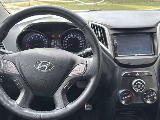 HYUNDAI-HB20X-1.6 16V STYLE FLEX 4P AUTOMÁTICO HYUNDAI-HB20X-2015