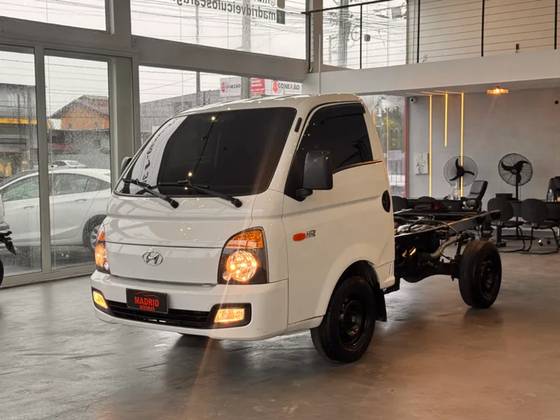 HYUNDAI HR 2.5 LONGO SEM CAÇAMBA 4X2 16V 130CV TURBO INTERCOOLER DIESEL 2P MANUAL