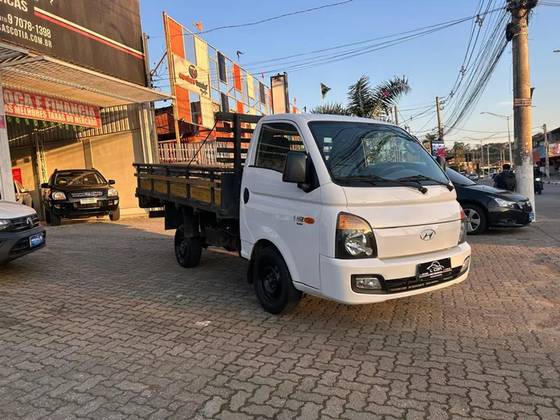 HYUNDAI HR 2.5 LONGO SEM CAÇAMBA 4X2 16V 130CV TURBO INTERCOOLER DIESEL 2P MANUAL