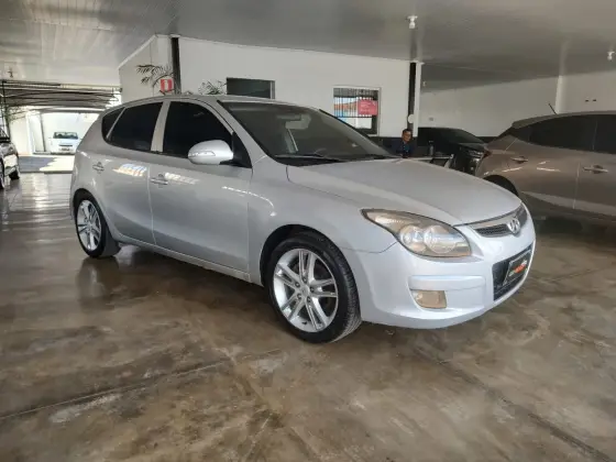 HYUNDAI I30 2.0 MPFI GLS 16V GASOLINA 4P AUTOMÁTICO HYUNDAI I30 2.0 MPFI GLS 16V GASOLINA 4P AUTOMÁTICO