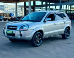 HYUNDAI TUCSON 2.0 MPFI GLS 16V 143CV 2WD GASOLINA 4P AUTOMÁTICO HYUNDAI TUCSON 2.0 MPFI GLS 16V 143CV 2WD GASOLINA 4P AUTOMÁTICO