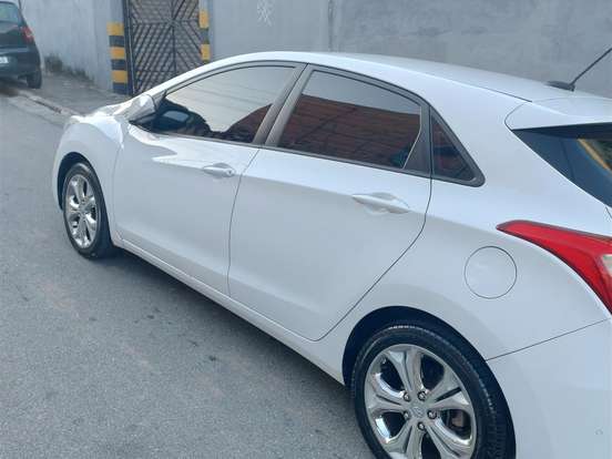 HYUNDAI-I30-1.8 MPI 16V GASOLINA 4P AUTOMATICO HYUNDAI-I30-2013