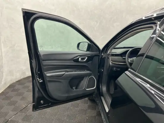 JEEP-COMMANDER-2023