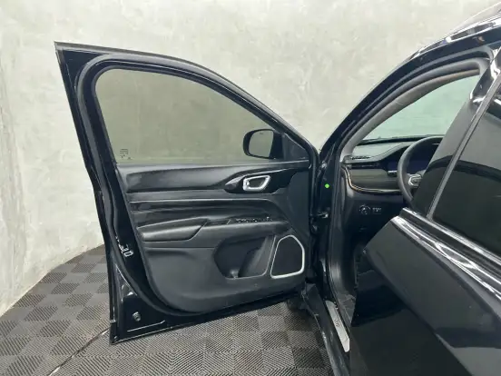 JEEP-COMMANDER-2023