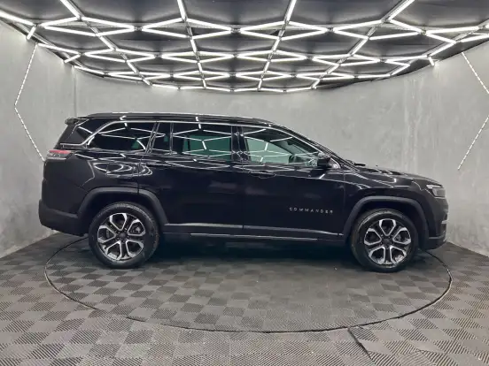 JEEP-COMMANDER-2023