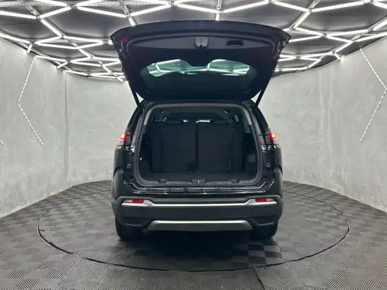 JEEP-COMMANDER-2023