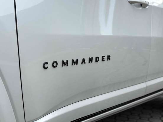 JEEP-COMMANDER-2.0 HURRICANE 4 TURBO FLEX BLACKHAWK AT9 JEEP-COMMANDER-2026