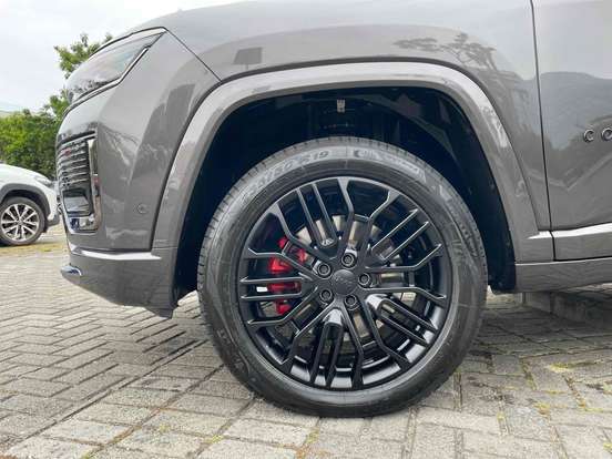 JEEP-COMMANDER-2.0 HURRICANE 4 TURBO FLEX BLACKHAWK AT9 JEEP-COMMANDER-2026