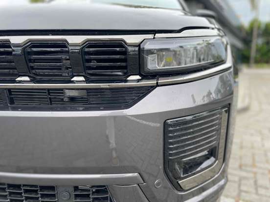 JEEP-COMMANDER-2.0 HURRICANE 4 TURBO FLEX BLACKHAWK AT9 JEEP-COMMANDER-2026
