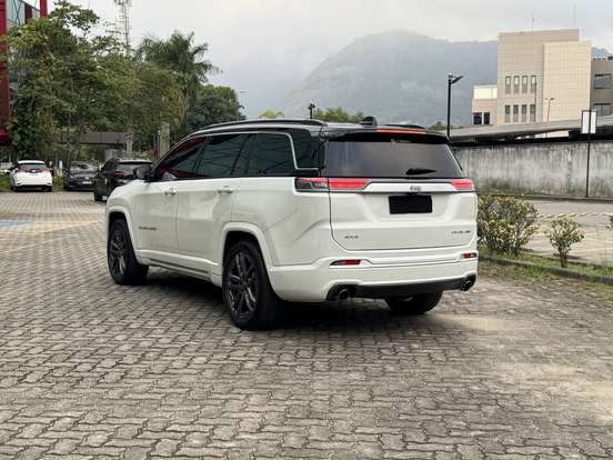 JEEP-COMMANDER-2.0 HURRICANE 4 TURBO GASOLINA OVERLAND AT9 JEEP-COMMANDER-2024