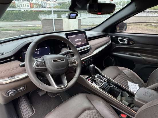 JEEP-COMMANDER-2024