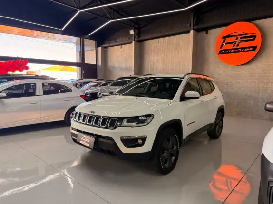 JEEP COMPASS 2.0 16V DIESEL LONGITUDE 4X4 AUTOMÁTICO JEEP COMPASS 2.0 16V DIESEL LONGITUDE 4X4 AUTOMÁTICO