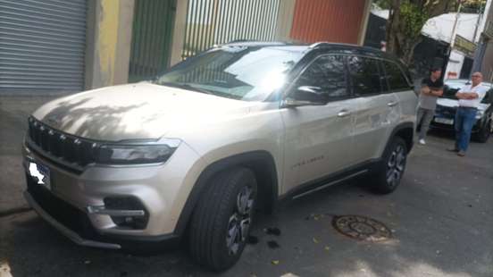 JEEP-COMMANDER-2023