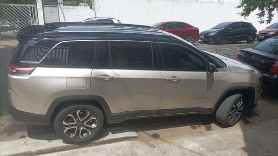 JEEP-COMMANDER-2023