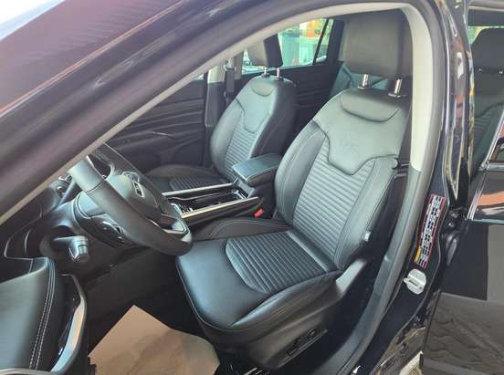 JEEP-COMMANDER-2025