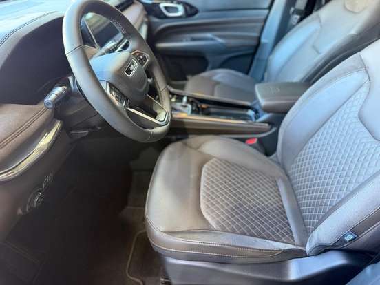 JEEP-COMMANDER-2025
