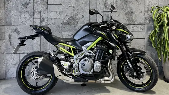 KAWASAKI Z900 KAWASAKI Z900