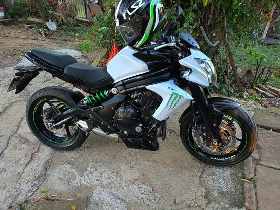 KAWASAKI-ER-6N-2015