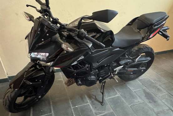 KAWASAKI-Z400-2024