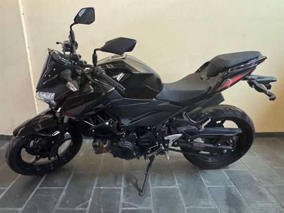 KAWASAKI-Z400-2024