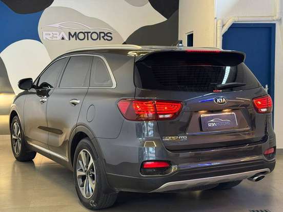 KIA-SORENTO-2.4 16V GASOLINA EX 7L AUTOMÁTICO KIA-SORENTO-2018