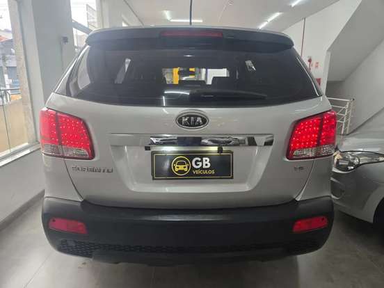 KIA-SORENTO-2012