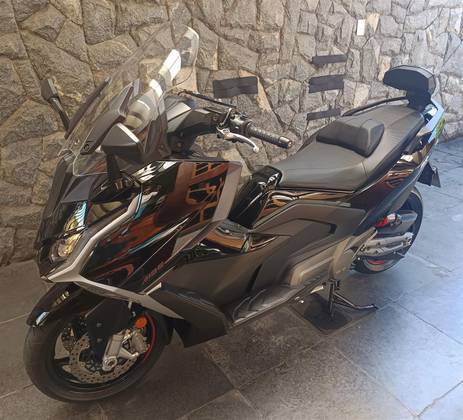 KYMCO AK 550i 