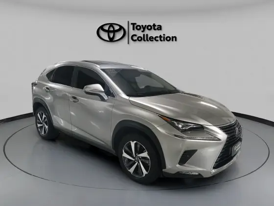 LEXUS NX 300h 2.5 16V VVT-I HYBRID LUXURY CVT AWD LEXUS NX 300h 2.5 16V VVT-I HYBRID LUXURY CVT AWD
