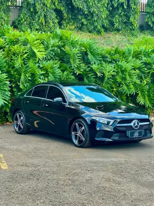 MERCEDES-BENZ-A 200-2020