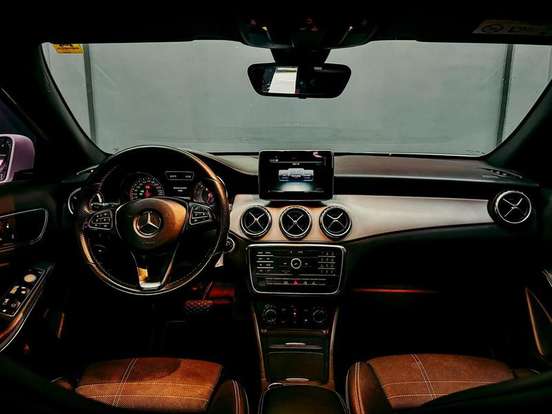 MERCEDES-BENZ-A 200-2015