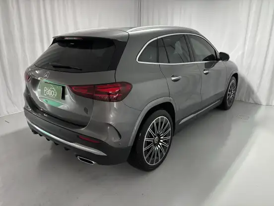 MERCEDES-BENZ-GLA 200-2024