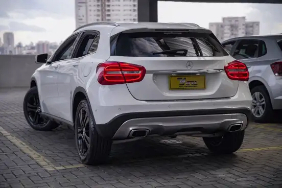 MERCEDES-BENZ-GLA 200-1.6 CGI ADVANCE 16V TURBO FLEX 4P AUTOMÁTICO MERCEDES-BENZ-GLA 200-2017