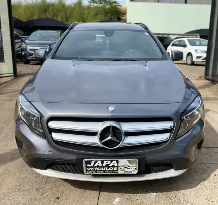 MERCEDES-BENZ-GLA 200-2016