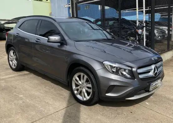 MERCEDES-BENZ-GLA 200-2016