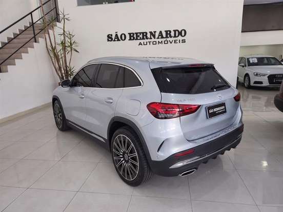 MERCEDES-BENZ-GLA 200-2024