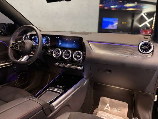 MERCEDES-BENZ-GLA 200-2025