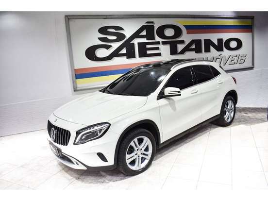 MERCEDES-BENZ-GLA 200-2017