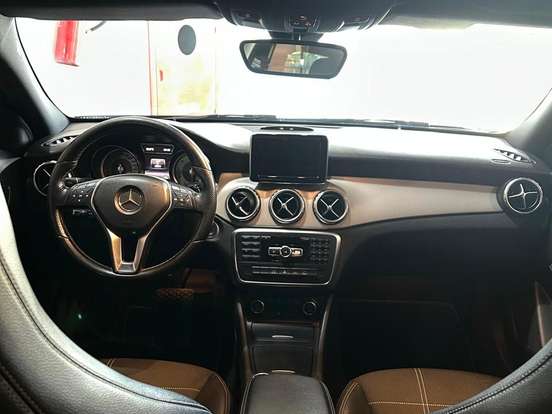 MERCEDES-BENZ-GLA 200-1.6 CGI VISION BLACK EDITION 16V TURBO GASOLINA 4P AUTOMÁTICO MERCEDES-BENZ-GLA 200-2014