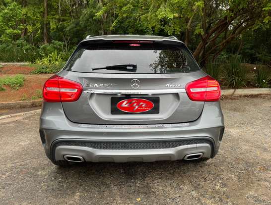 MERCEDES-BENZ-GLA 250-2016