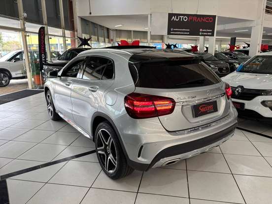 MERCEDES-BENZ-GLA 250-2018
