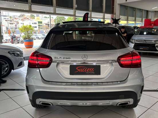 MERCEDES-BENZ-GLA 250-2018