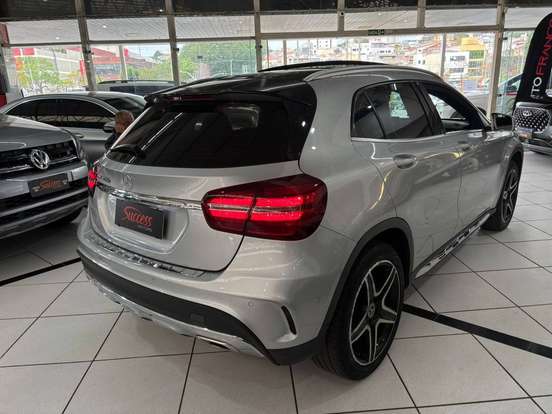 MERCEDES-BENZ-GLA 250-2018