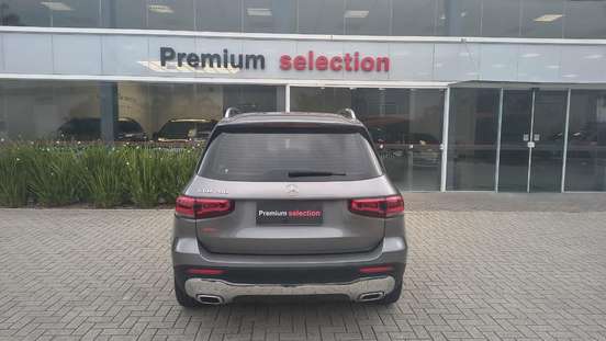 MERCEDES-BENZ-GLB 200-2021