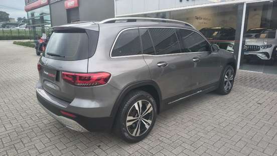 MERCEDES-BENZ-GLB 200-2021