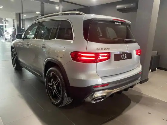 MERCEDES-BENZ-GLB 220-2.0 MHEV AMG LINE 4MATIC 8G-DCT MERCEDES-BENZ-GLB 220-2025