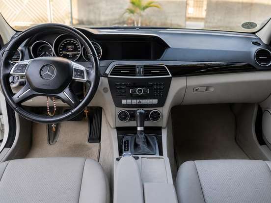 MERCEDES-BENZ-C 180-1.6 CGI SPORT 16V TURBO GASOLINA 4P AUTOMÁTICO MERCEDES-BENZ-C 180-2013