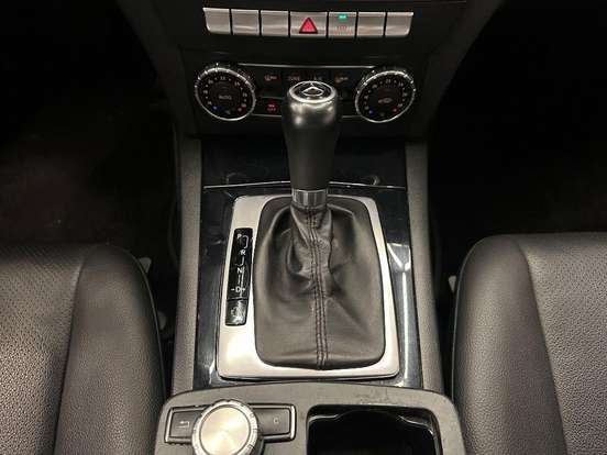 MERCEDES-BENZ-C 180-1.6 CGI SPORT 16V TURBO GASOLINA 4P AUTOMÁTICO MERCEDES-BENZ-C 180-2013