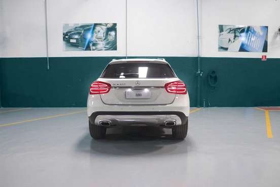 MERCEDES-BENZ-GLA 200-2015