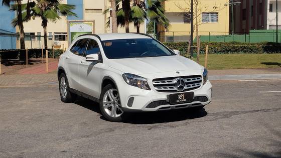 MERCEDES-BENZ GLA 200 1.6 CGI FLEX STYLE 7G-DCT